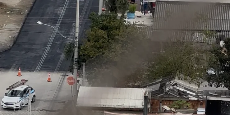 Obra de asfaltado en una calle de Itapema