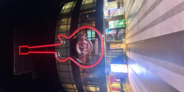 Hard Rock Café en el Píer Oporto de Itapema
