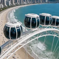 Cabinas superiores de la rueda gigante de Itapema vistas desde arriba con Meia Praia al fondo