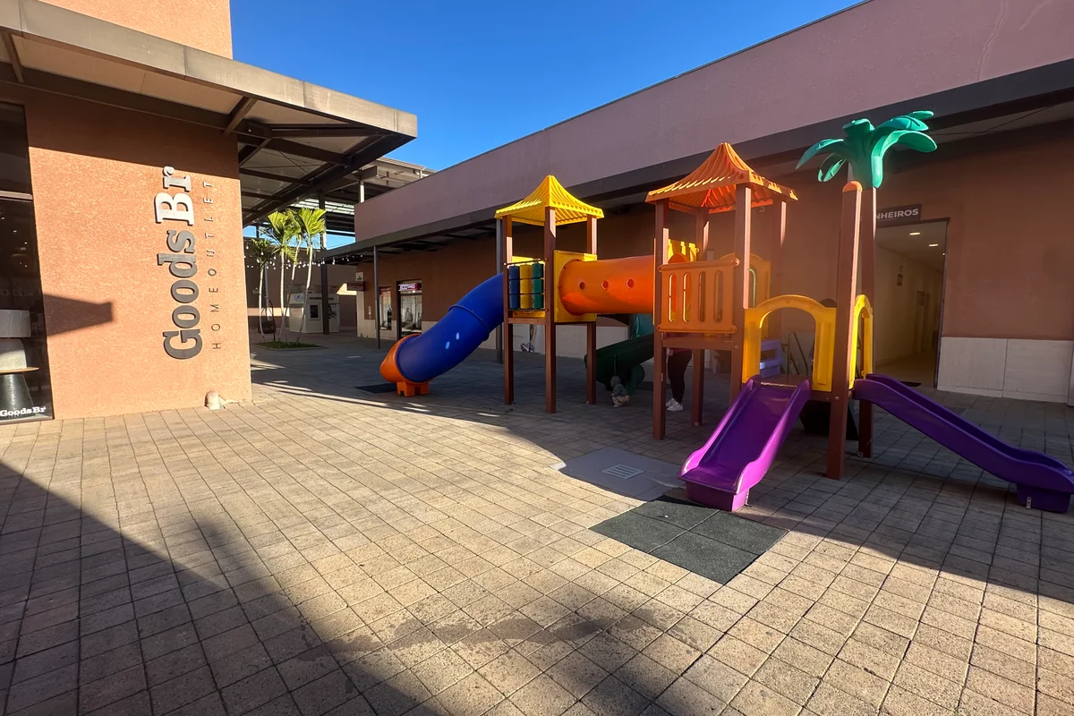 Parque infantil dentro del Outlet Porto Belo