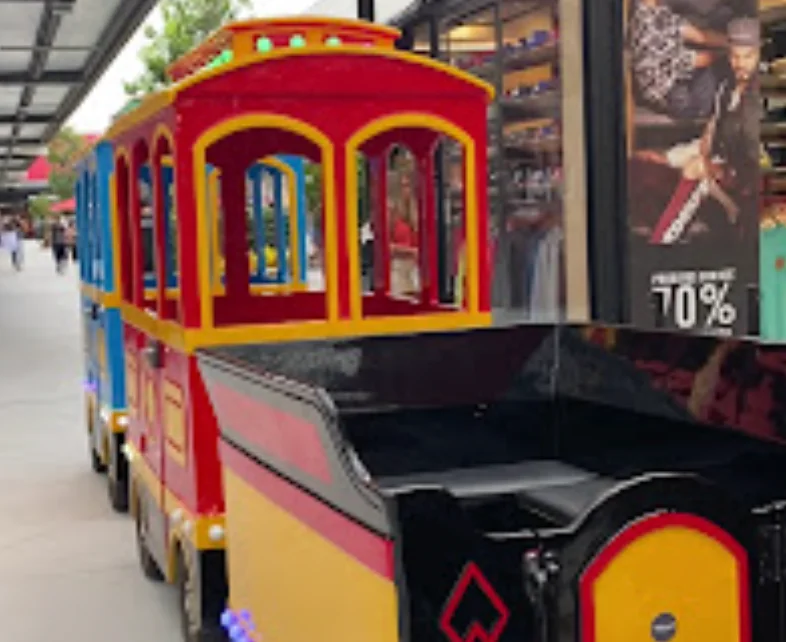 Tren infantil en el Outlet Premium Tijucas