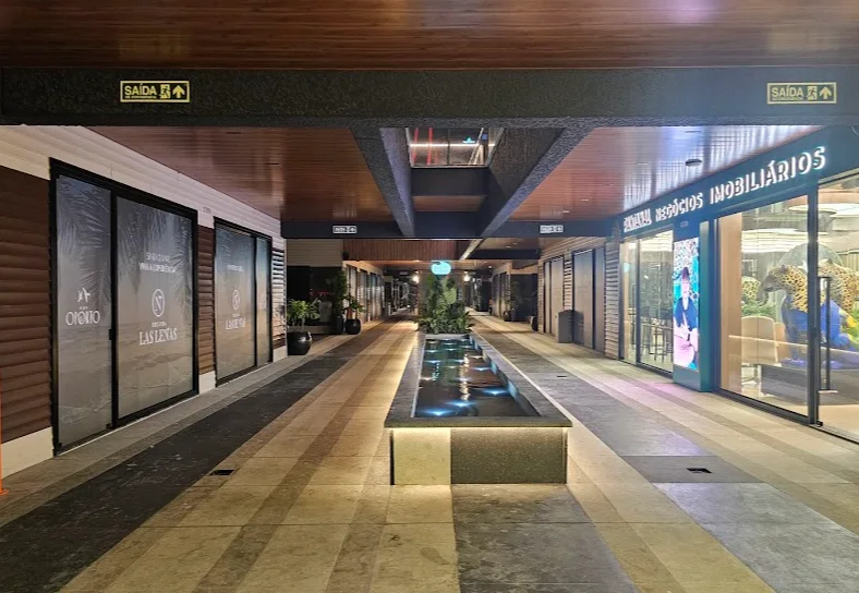 Galería de tiendas del Píer Oporto