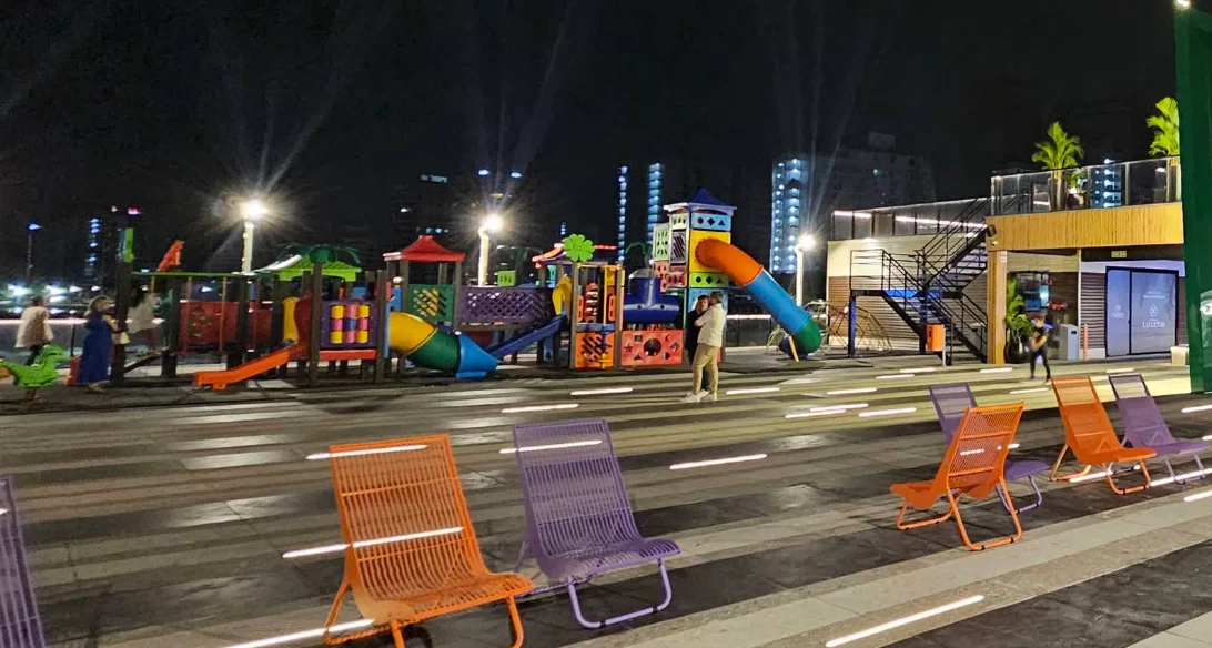 Parquinho del Píer Oporto de noche