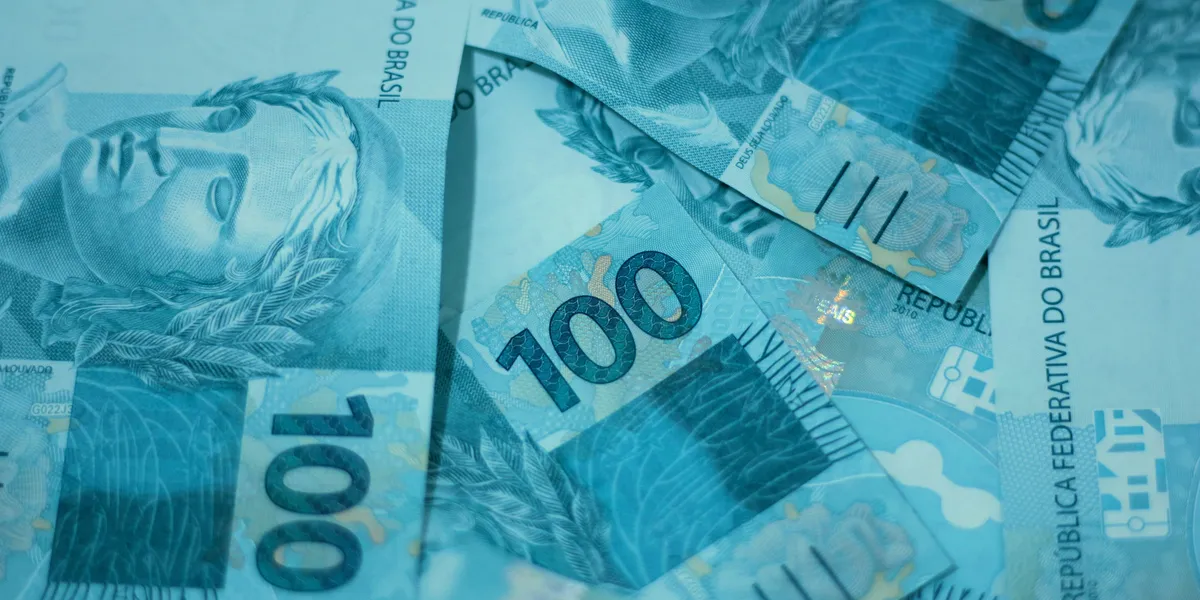 Billetes de 100 reales: el costo real de la salud privada en Itapema