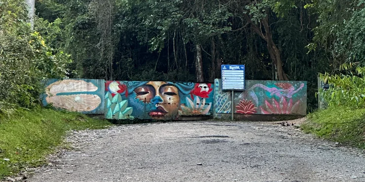 Entrada de la trilha hacia Praia Grossa en Itapema