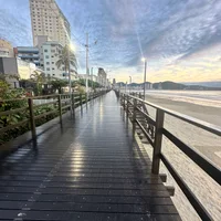 Pasarela del Puente de los Suspiros en Praia de Morretes